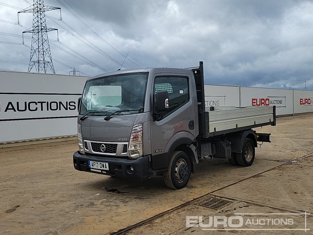 2017 Nissan Cabstar NT400 - Fourgon plateau: photos 1 2017 Nissan Cabstar NT400 - Fourgon plateau: photos 1
