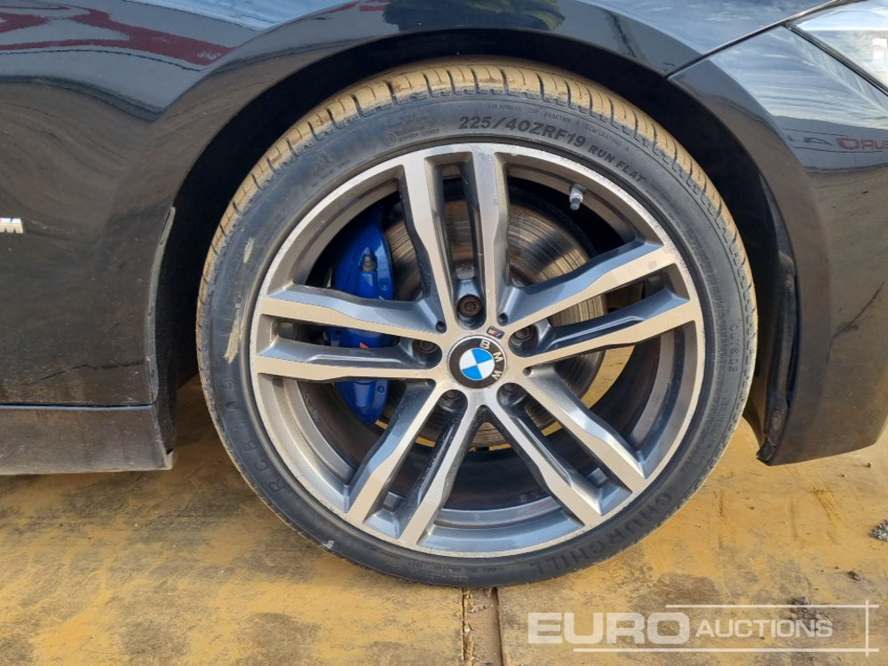 Voiture 2018 BMW 330E M Sport: photos 12