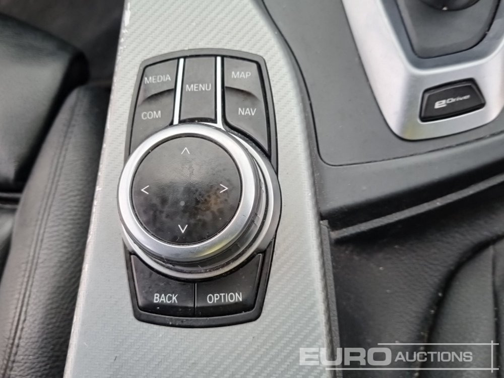 Voiture 2018 BMW 330E M Sport: photos 29