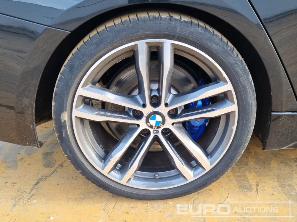 Voiture 2018 BMW 330E M Sport: photos 11