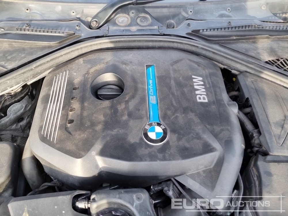 Voiture 2018 BMW 330E M Sport: photos 14
