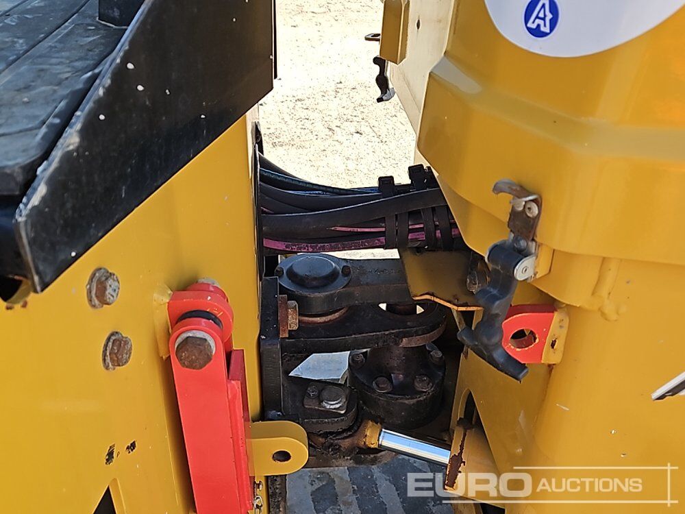 Compacteur 2018 CAT CB2.7: photos 13 Compacteur 2018 CAT CB2.7: photos 13