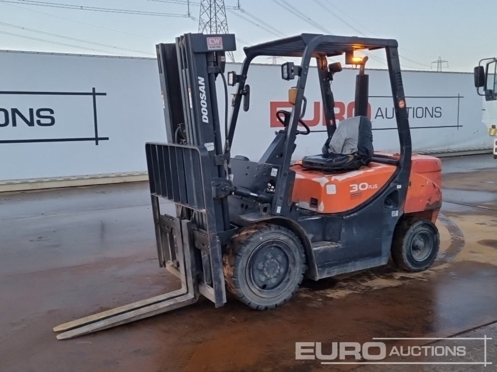 2018 Doosan D30GP - Chariot élévateur: photos 1 2018 Doosan D30GP - Chariot élévateur: photos 1