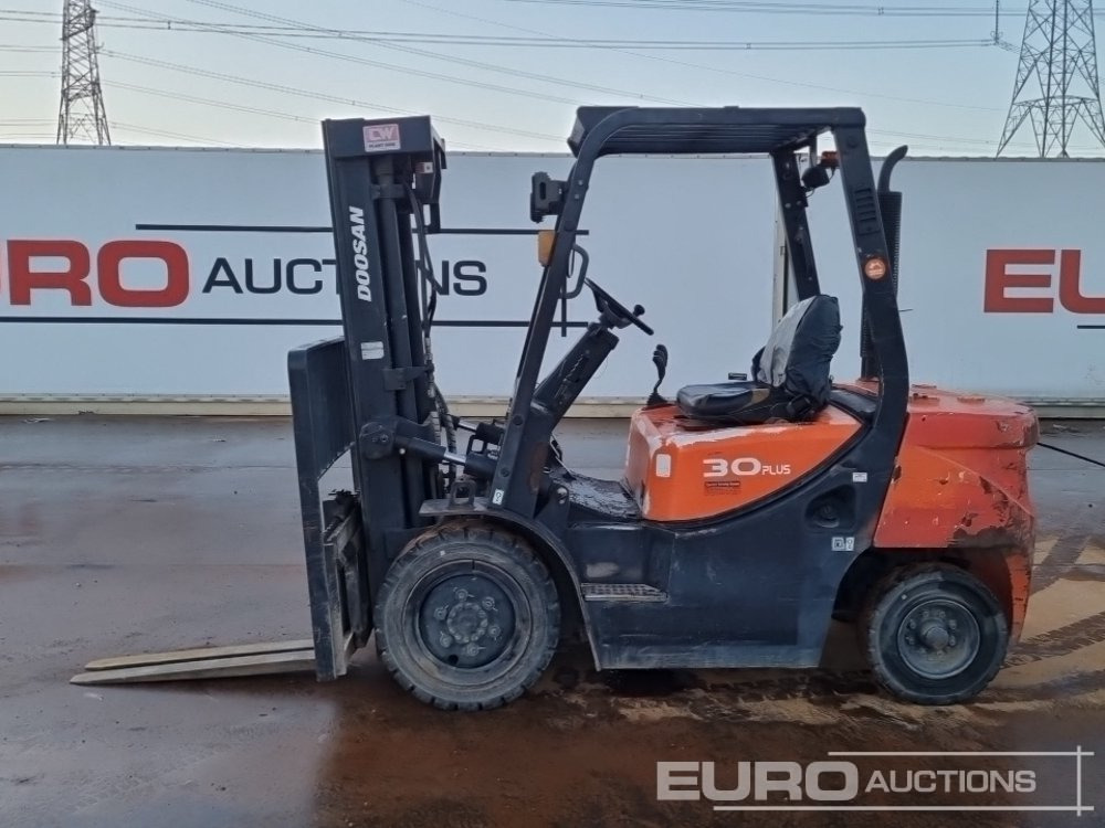 2018 Doosan D30GP - Chariot élévateur: photos 2 2018 Doosan D30GP - Chariot élévateur: photos 2