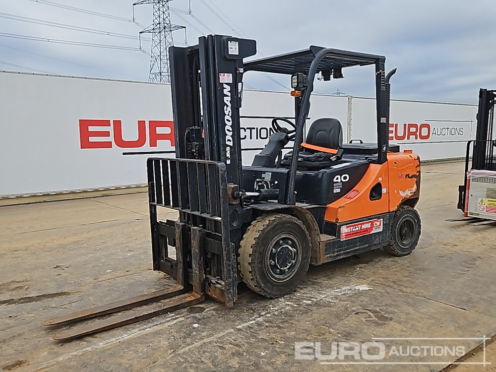 2018 Doosan D40SC-7 - Chariot élévateur: photos 1 2018 Doosan D40SC-7 - Chariot élévateur: photos 1