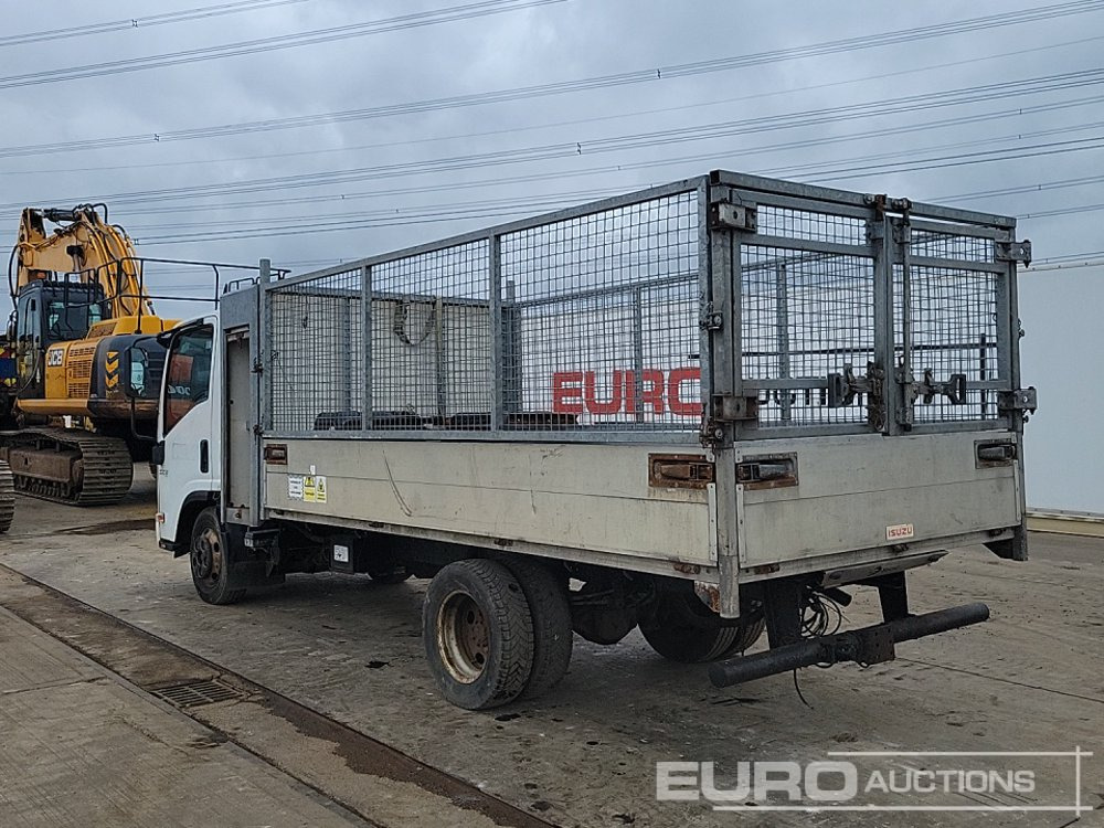 2018 Isuzu N35.125 - Fourgon plateau: photos 3 2018 Isuzu N35.125 - Fourgon plateau: photos 3