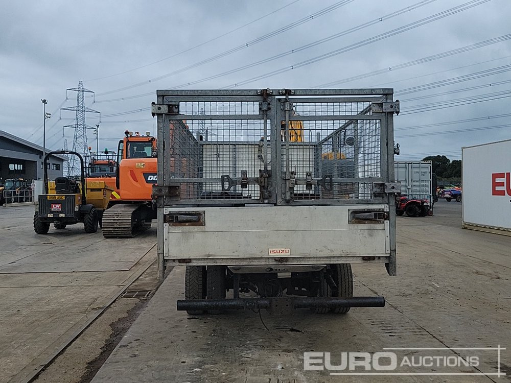 2018 Isuzu N35.125 - Fourgon plateau: photos 4 2018 Isuzu N35.125 - Fourgon plateau: photos 4