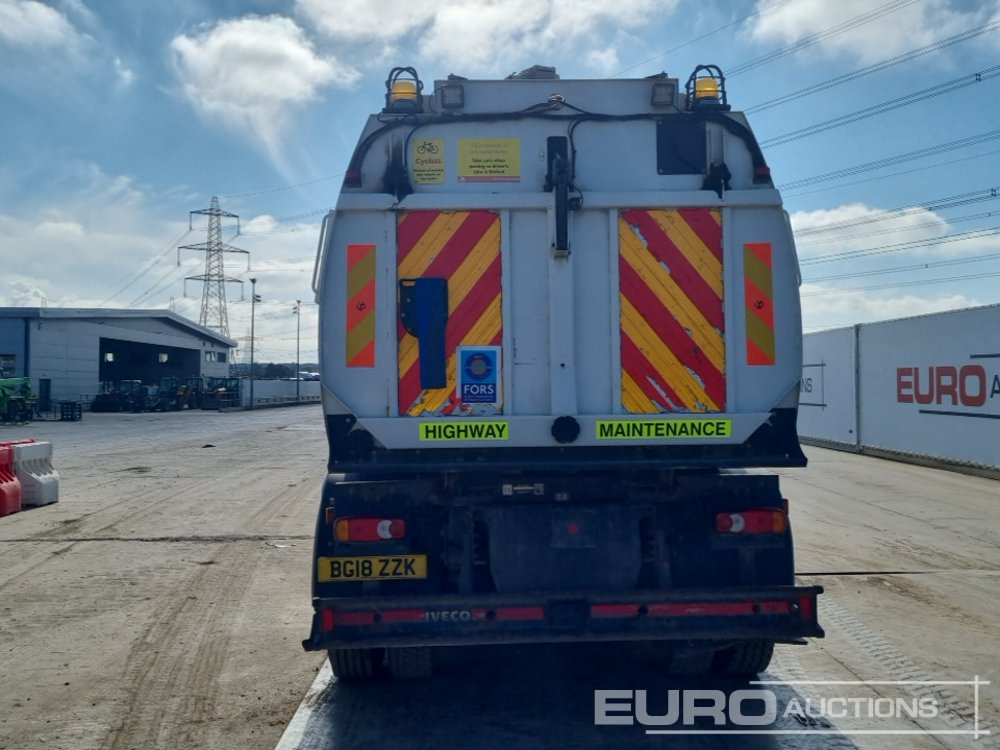 2018 Iveco 150-220 - Balayeuse de voirie: photos 4 2018 Iveco 150-220 - Balayeuse de voirie: photos 4