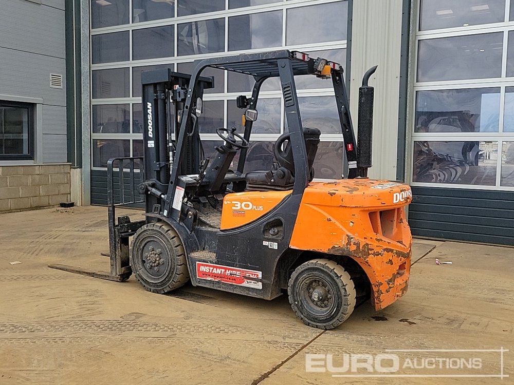 2019 Doosan D30GP - Chariot élévateur: photos 3 2019 Doosan D30GP - Chariot élévateur: photos 3