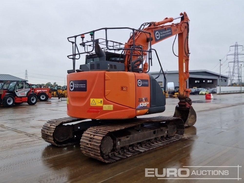 2019 Hitachi ZX135US-6 - Pelle sur chenille: photos 5 2019 Hitachi ZX135US-6 - Pelle sur chenille: photos 5