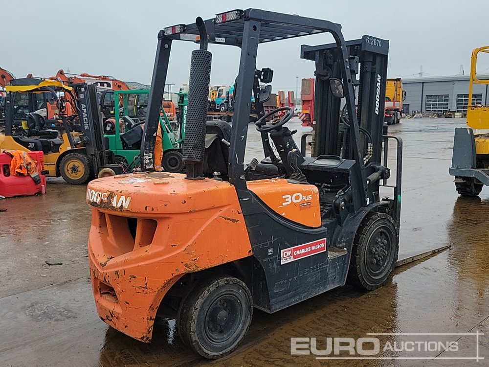 2020 Doosan D30GP - Chariot élévateur: photos 5 2020 Doosan D30GP - Chariot élévateur: photos 5