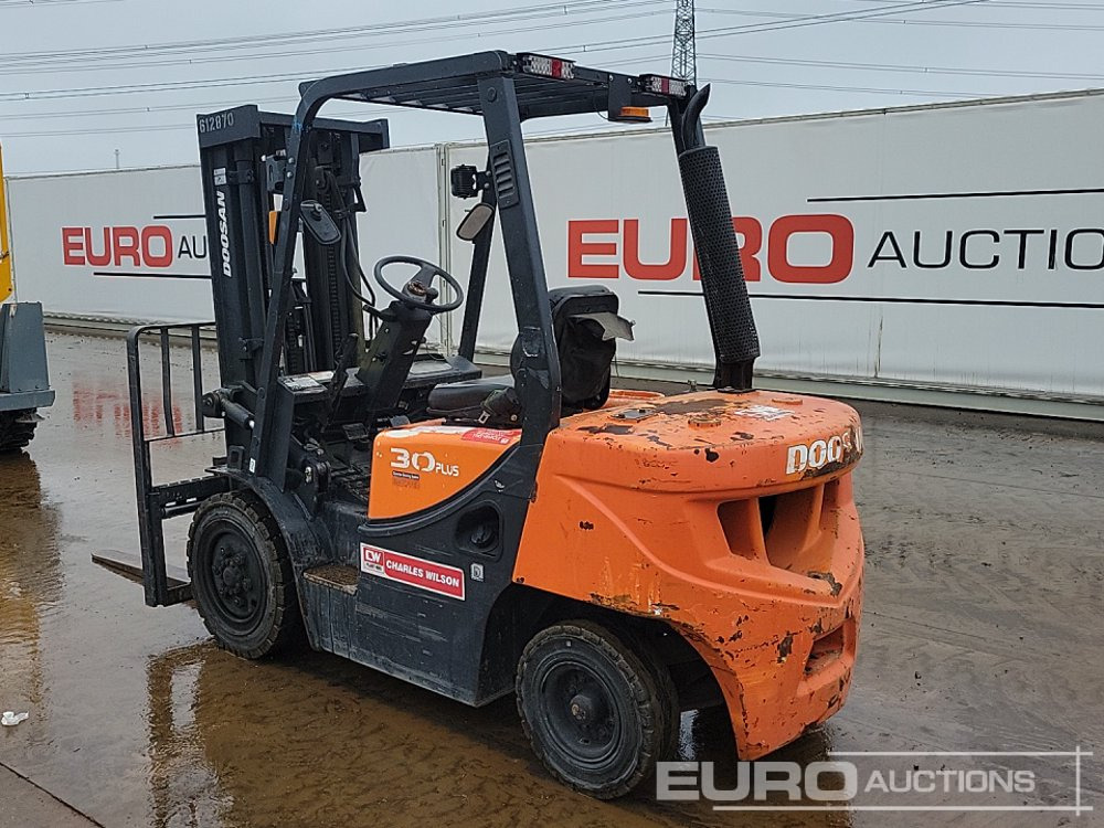 2020 Doosan D30GP - Chariot élévateur: photos 3 2020 Doosan D30GP - Chariot élévateur: photos 3