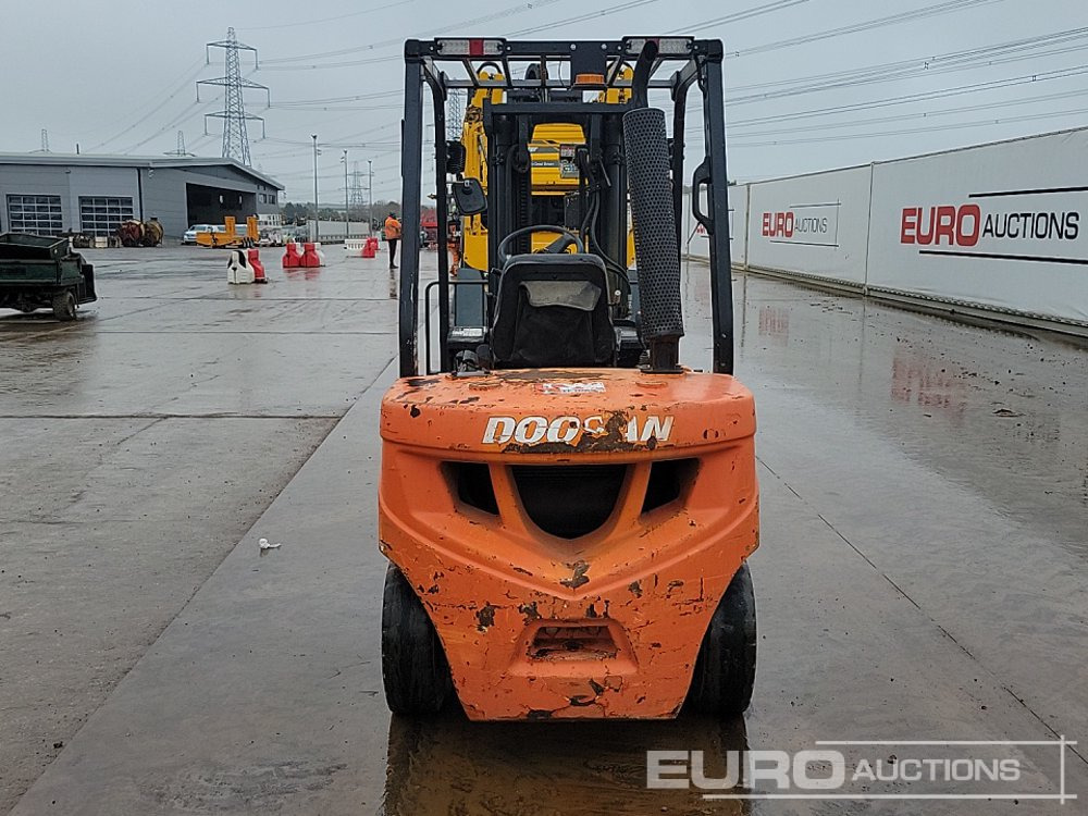 2020 Doosan D30GP - Chariot élévateur: photos 4 2020 Doosan D30GP - Chariot élévateur: photos 4