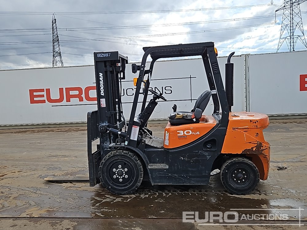 2020 Doosan D30GP - Chariot élévateur: photos 2 2020 Doosan D30GP - Chariot élévateur: photos 2