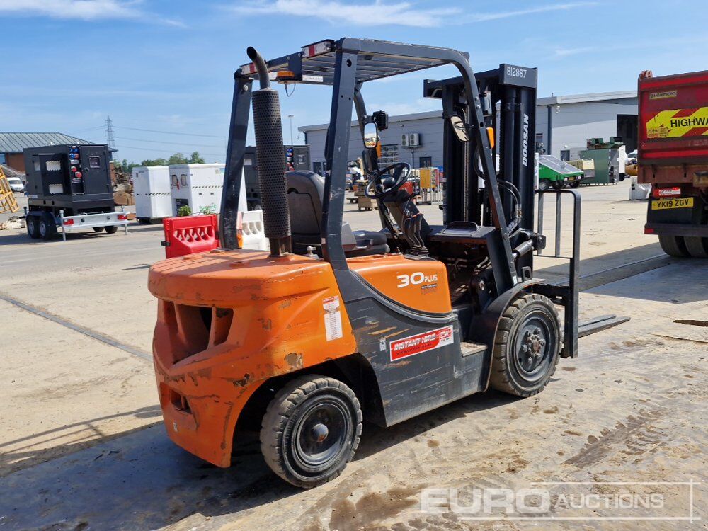 2020 Doosan D30GP - Chariot élévateur: photos 5 2020 Doosan D30GP - Chariot élévateur: photos 5