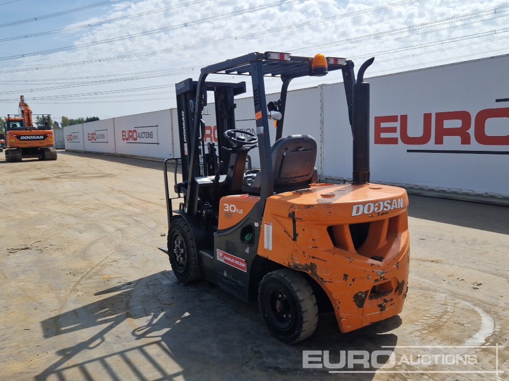 2020 Doosan D30GP - Chariot élévateur: photos 3 2020 Doosan D30GP - Chariot élévateur: photos 3