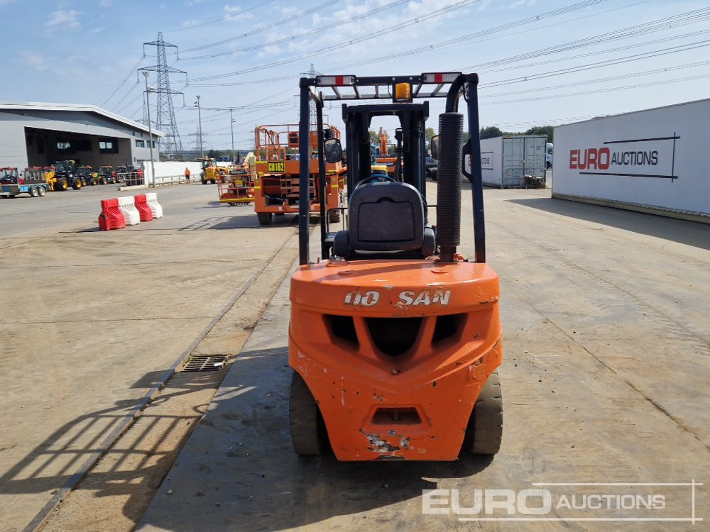 2020 Doosan D30GP - Chariot élévateur: photos 4 2020 Doosan D30GP - Chariot élévateur: photos 4