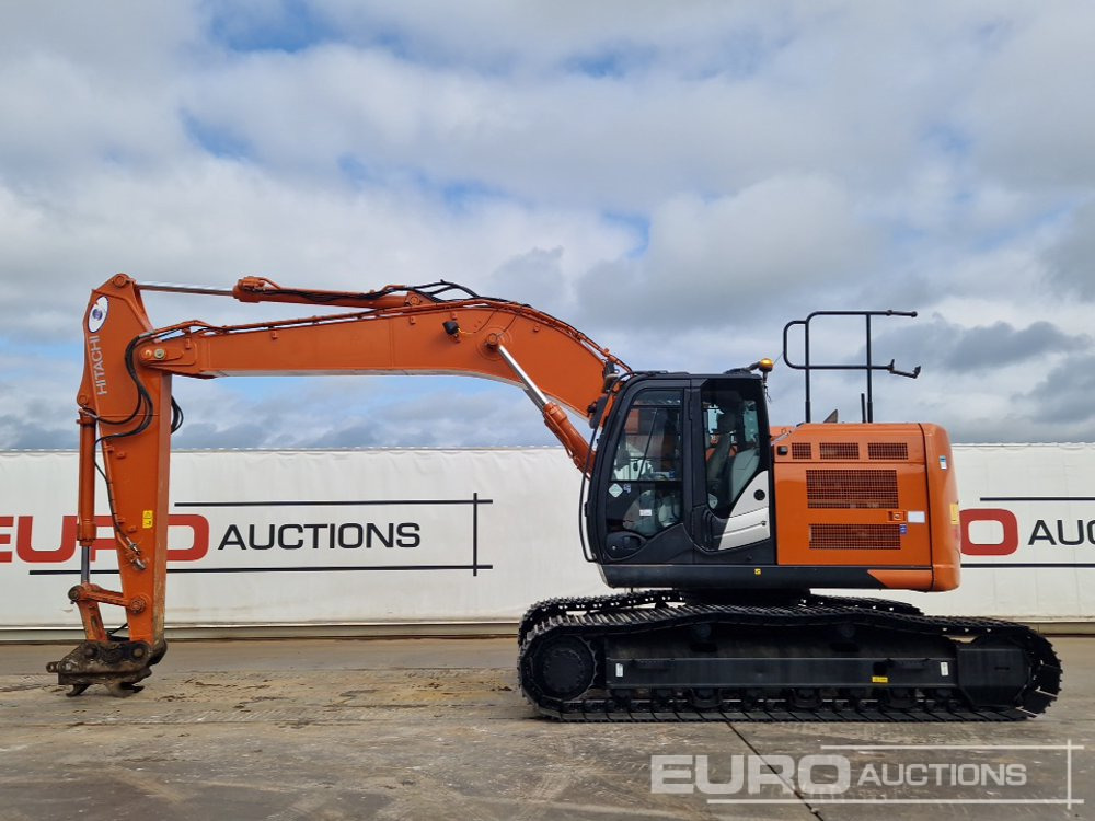 2020 Hitachi ZX225USRLC-6 - Pelle sur chenille: photos 2 2020 Hitachi ZX225USRLC-6 - Pelle sur chenille: photos 2