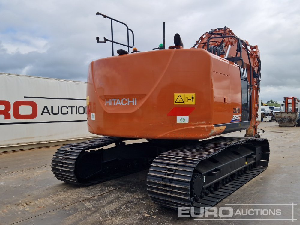 2020 Hitachi ZX225USRLC-6 - Pelle sur chenille: photos 5 2020 Hitachi ZX225USRLC-6 - Pelle sur chenille: photos 5