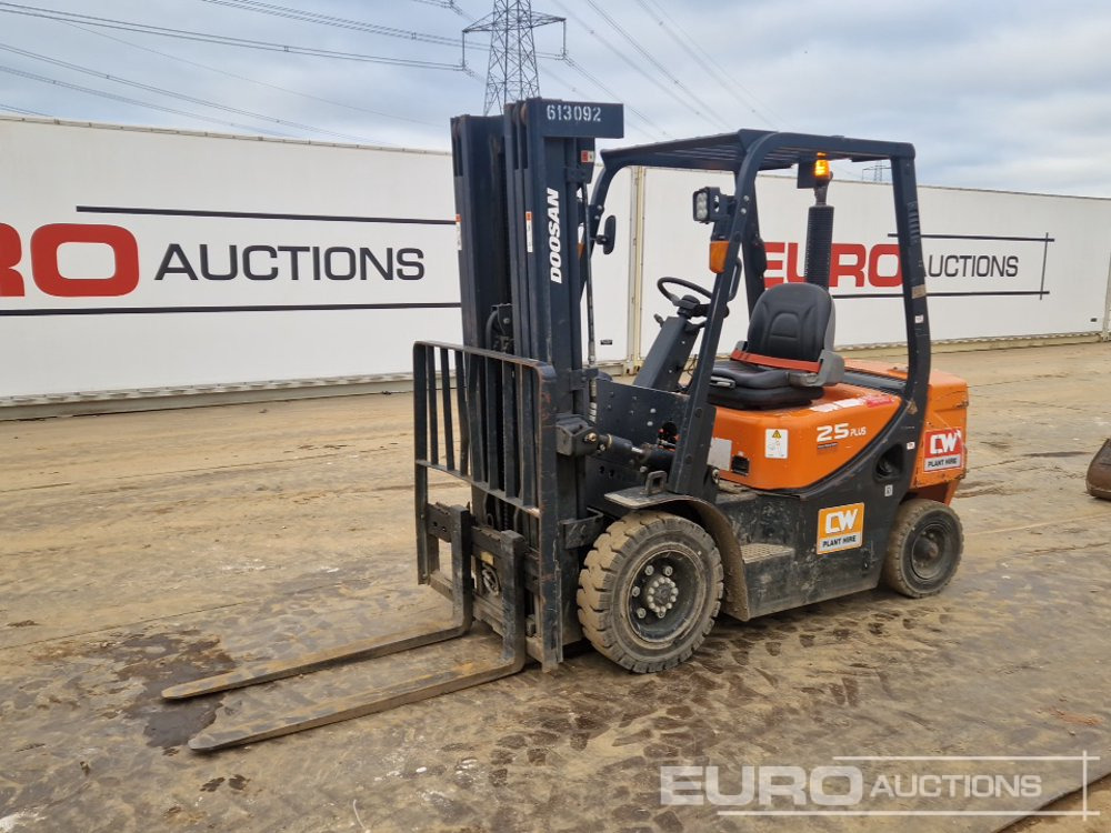 2021 Doosan D25GP - Chariot élévateur: photos 1 2021 Doosan D25GP - Chariot élévateur: photos 1