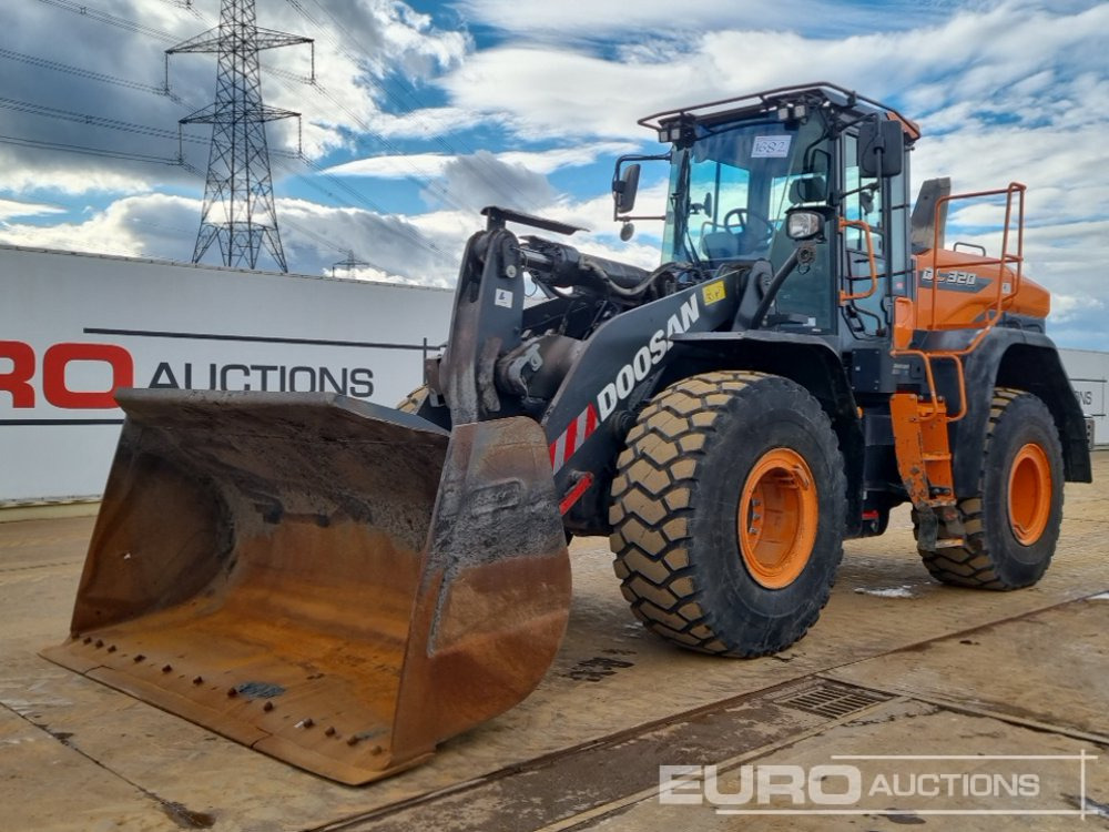 2021 Doosan DL320-7 - Chargeuse sur pneus: photos 1 2021 Doosan DL320-7 - Chargeuse sur pneus: photos 1