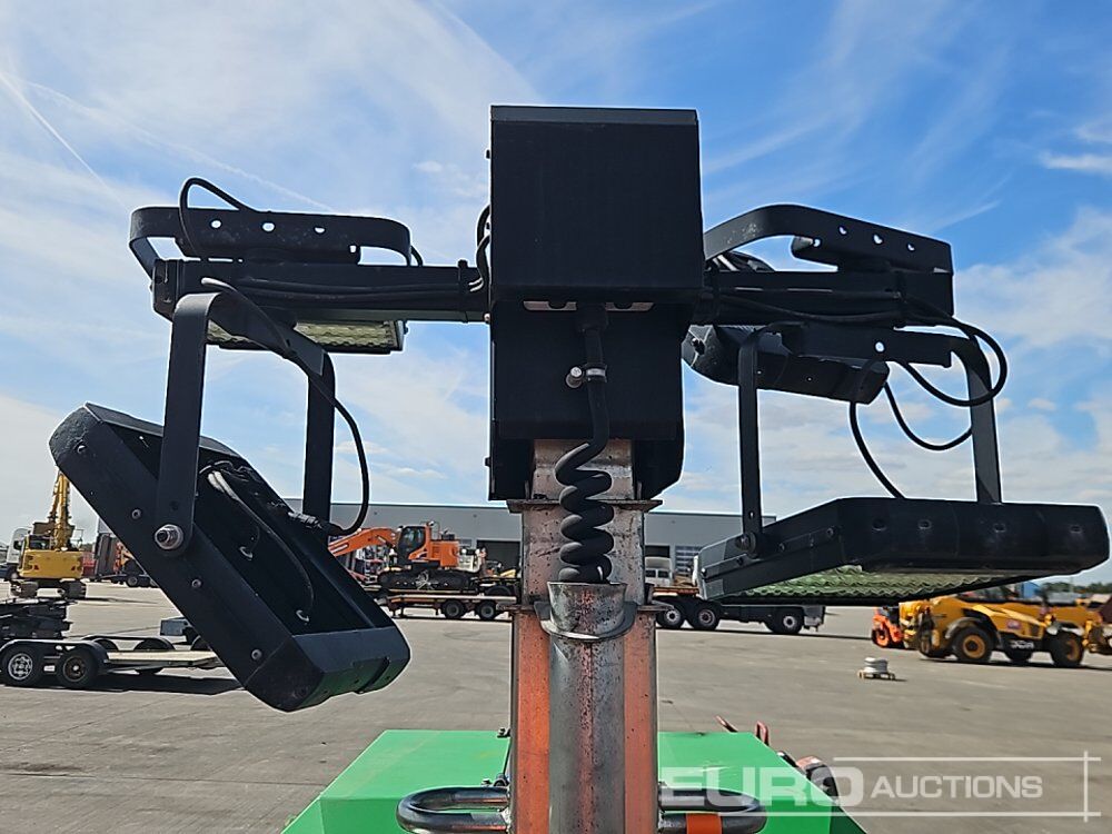 Mat d'éclairage 2021 Generac V20: photos 20 Mat d'éclairage 2021 Generac V20: photos 20