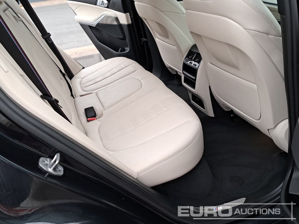 SUV 2022 BMW X5 45E M-Sport: photos 22