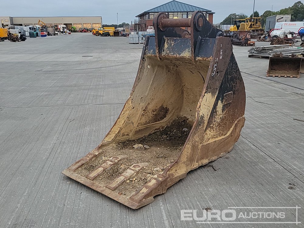 2022 Hill 40" Digging Bucket 90mm Pin to suit 30 Ton Excavator - Godet: photos 1 2022 Hill 40" Digging Bucket 90mm Pin to suit 30 Ton Excavator - Godet: photos 1