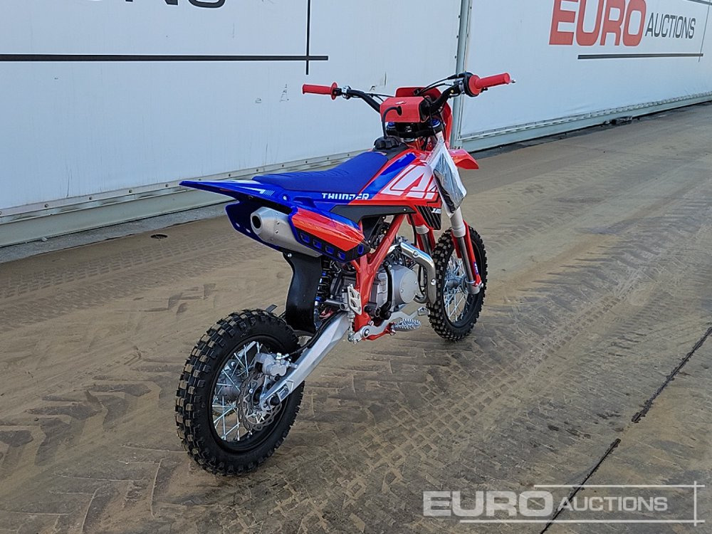 2025 Apollo Thunder 125cc Motorcross Bike, 14" Front, 12" Rear Tyres, Electric Start, Air Cooled, Hydraulic Suspension, Disc Brakes, Lighting Kit (UNASSEMBLED) - Motocyclette: photos 5 2025 Apollo Thunder 125cc Motorcross Bike, 14" Front, 12" Rear Tyres, Electric Start, Air Cooled, Hydraulic Suspension, Disc Brakes, Lighting Kit (UNASSEMBLED) - Motocyclette: photos 5