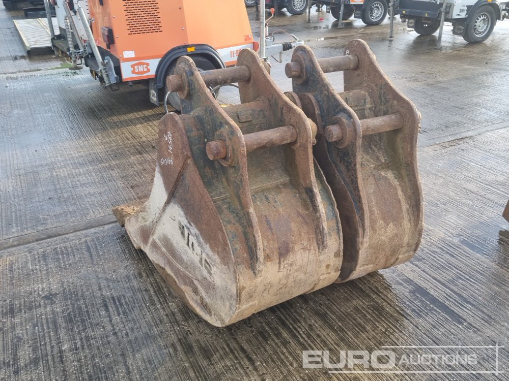 24", 18" Digging Bucket 65mm Pin to suit 13 Ton Excavator - Godet: photos 3 24", 18" Digging Bucket 65mm Pin to suit 13 Ton Excavator - Godet: photos 3