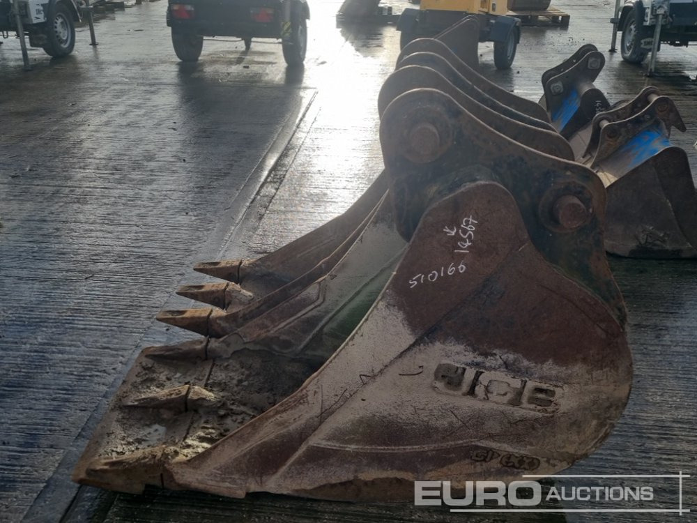 24", 18" Digging Bucket 65mm Pin to suit 13 Ton Excavator - Godet: photos 2 24", 18" Digging Bucket 65mm Pin to suit 13 Ton Excavator - Godet: photos 2