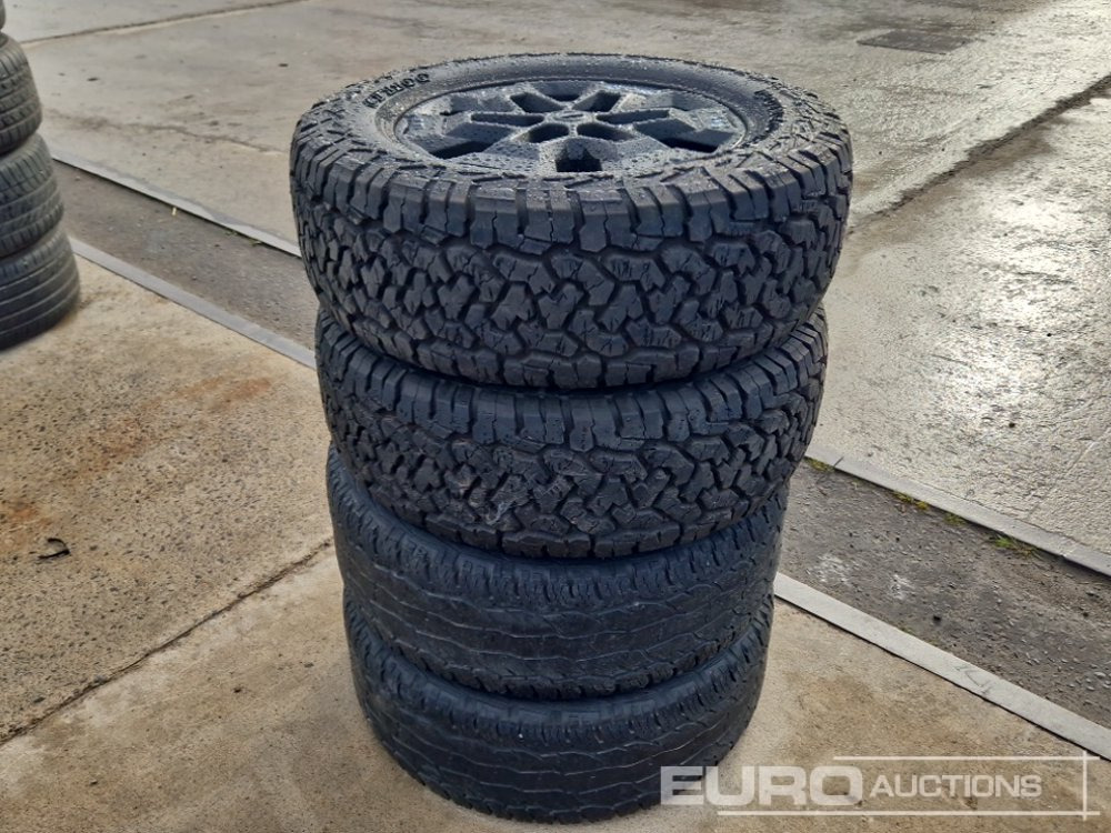 265/65R18 Alloy Wheels to suit Nissan Navara (4 of) - Pneu: photos 1 265/65R18 Alloy Wheels to suit Nissan Navara (4 of) - Pneu: photos 1