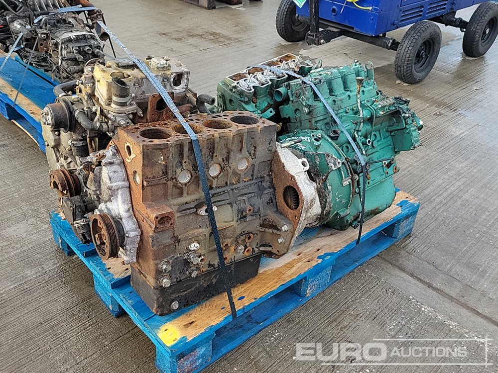 4 Cylinder Engine (3 of), 3 Cylinder Engine - Moteur: photos 1 4 Cylinder Engine (3 of), 3 Cylinder Engine - Moteur: photos 1