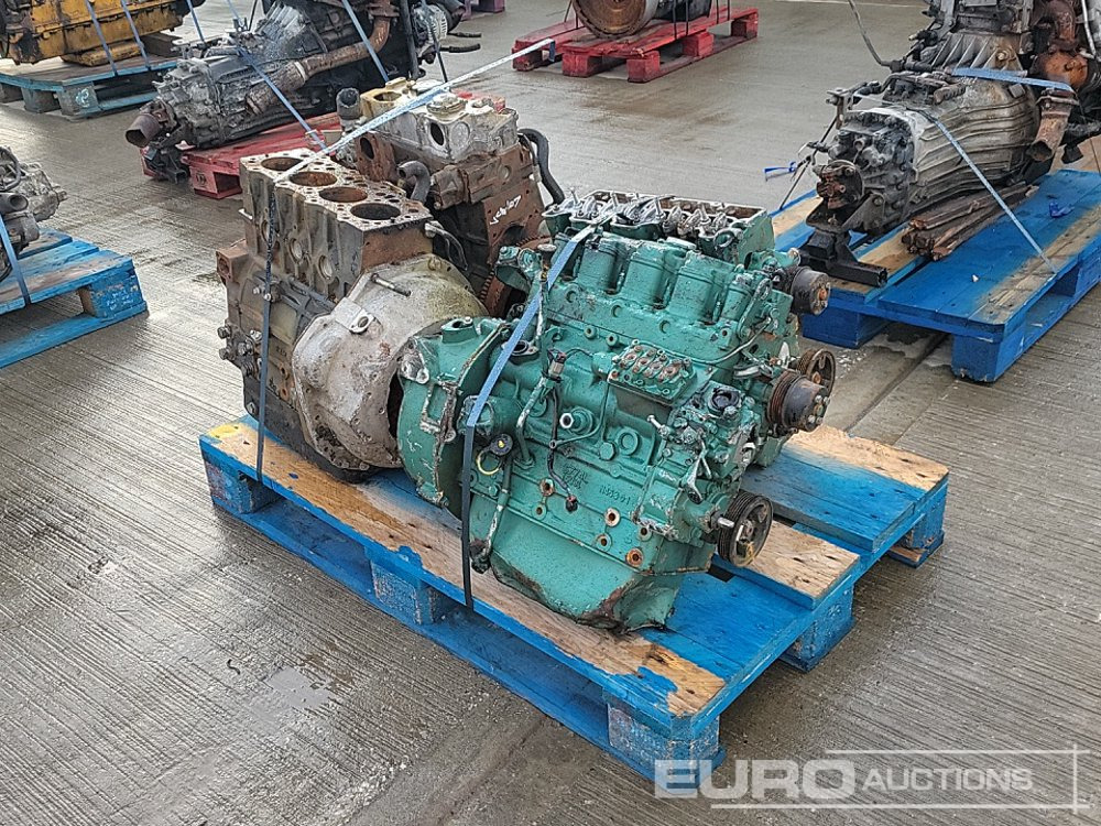 4 Cylinder Engine (3 of), 3 Cylinder Engine - Moteur: photos 3 4 Cylinder Engine (3 of), 3 Cylinder Engine - Moteur: photos 3