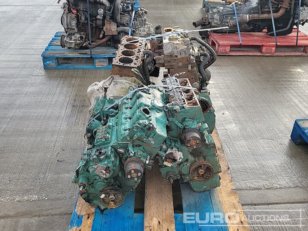 4 Cylinder Engine (3 of), 3 Cylinder Engine - Moteur: photos 4 4 Cylinder Engine (3 of), 3 Cylinder Engine - Moteur: photos 4