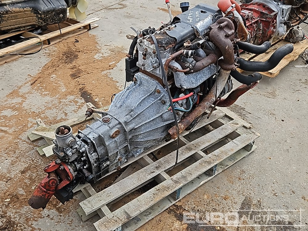 4 Cylinder Engine, Gearbox - Moteur: photos 1 4 Cylinder Engine, Gearbox - Moteur: photos 1