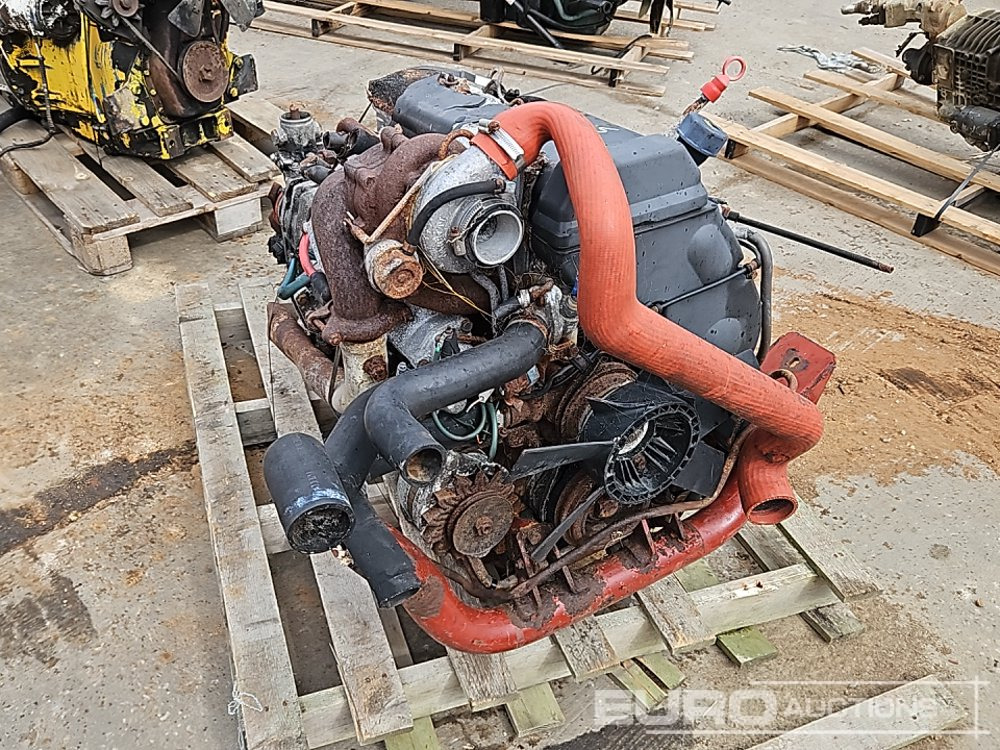 4 Cylinder Engine, Gearbox - Moteur: photos 3 4 Cylinder Engine, Gearbox - Moteur: photos 3