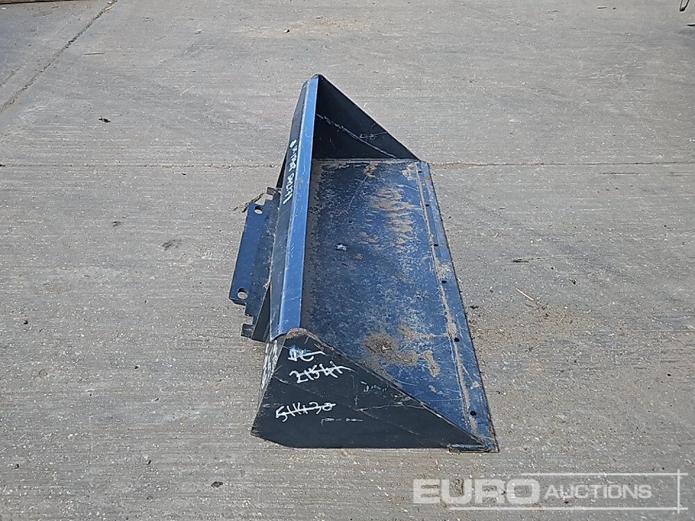 44" Loading Bucket to suit Mini Skidsteer Loader - Godet: photos 5 44" Loading Bucket to suit Mini Skidsteer Loader - Godet: photos 5