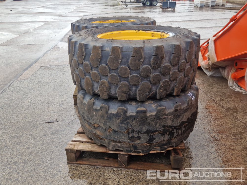 460/70R24 Tyre & Rim to suit JCB Telehandler (4 of) - Pneu: photos 2 460/70R24 Tyre & Rim to suit JCB Telehandler (4 of) - Pneu: photos 2