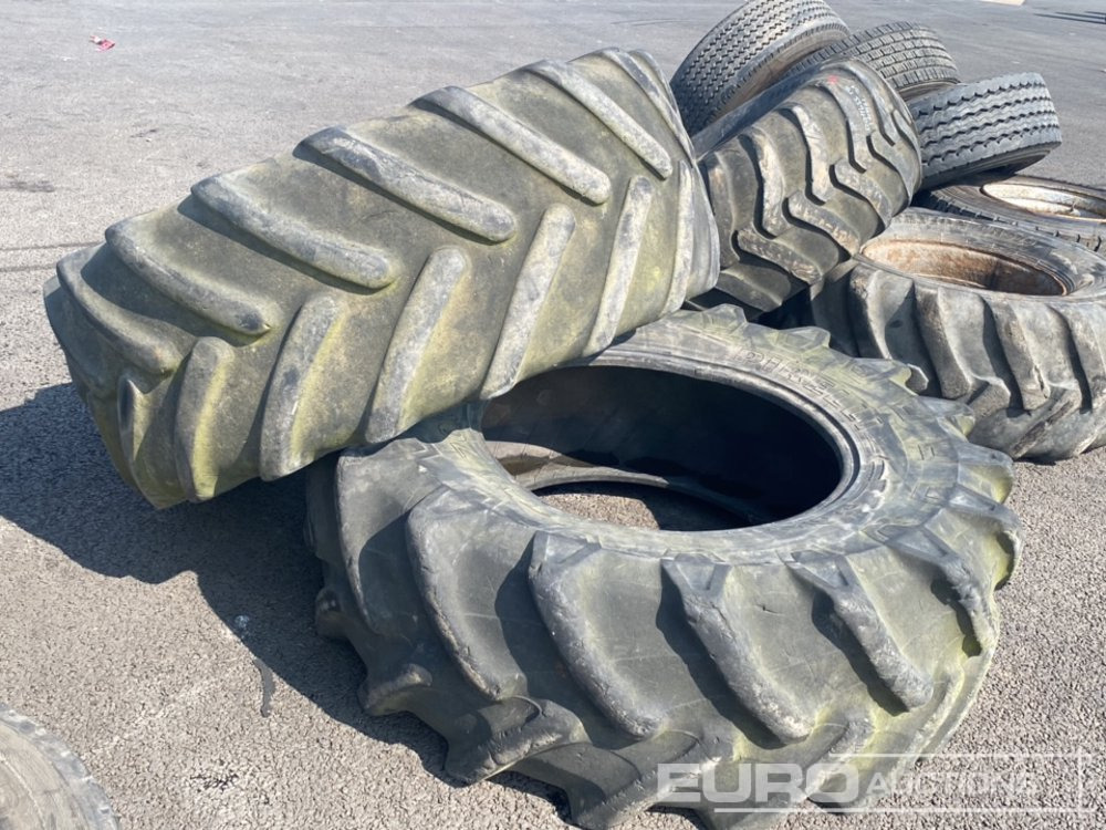 480/70R28 Tyre (2 of) - Pneu: photos 1 480/70R28 Tyre (2 of) - Pneu: photos 1