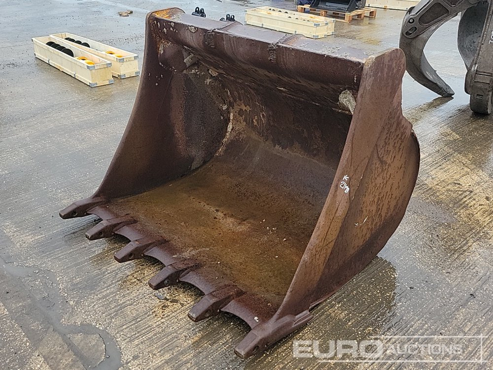 56" Digging Bucket - Godet: photos 1 56" Digging Bucket - Godet: photos 1