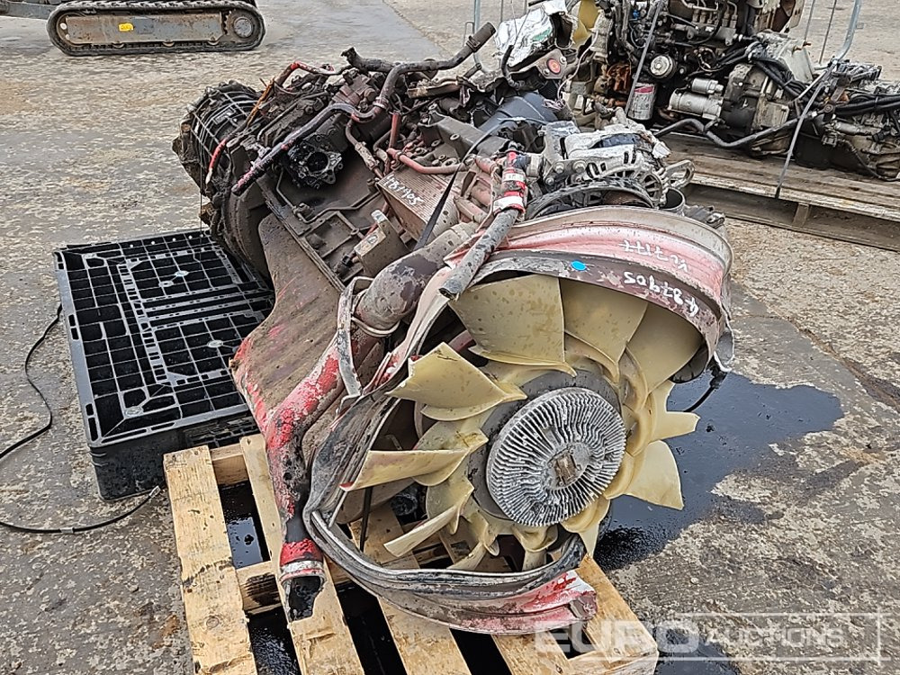 6 Cylinder Engine, Gearbox, Pump - Moteur: photos 3 6 Cylinder Engine, Gearbox, Pump - Moteur: photos 3