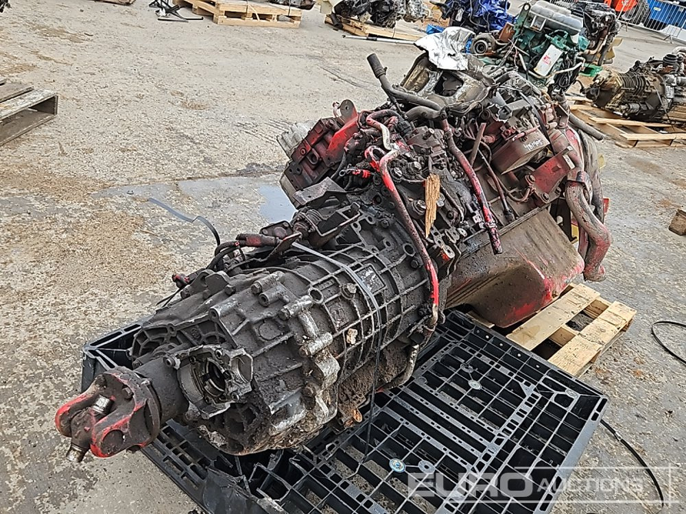 6 Cylinder Engine, Gearbox, Pump - Moteur: photos 1 6 Cylinder Engine, Gearbox, Pump - Moteur: photos 1