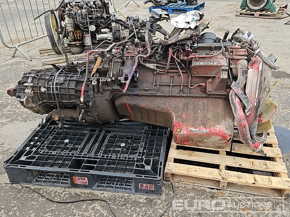 6 Cylinder Engine, Gearbox, Pump - Moteur: photos 2 6 Cylinder Engine, Gearbox, Pump - Moteur: photos 2