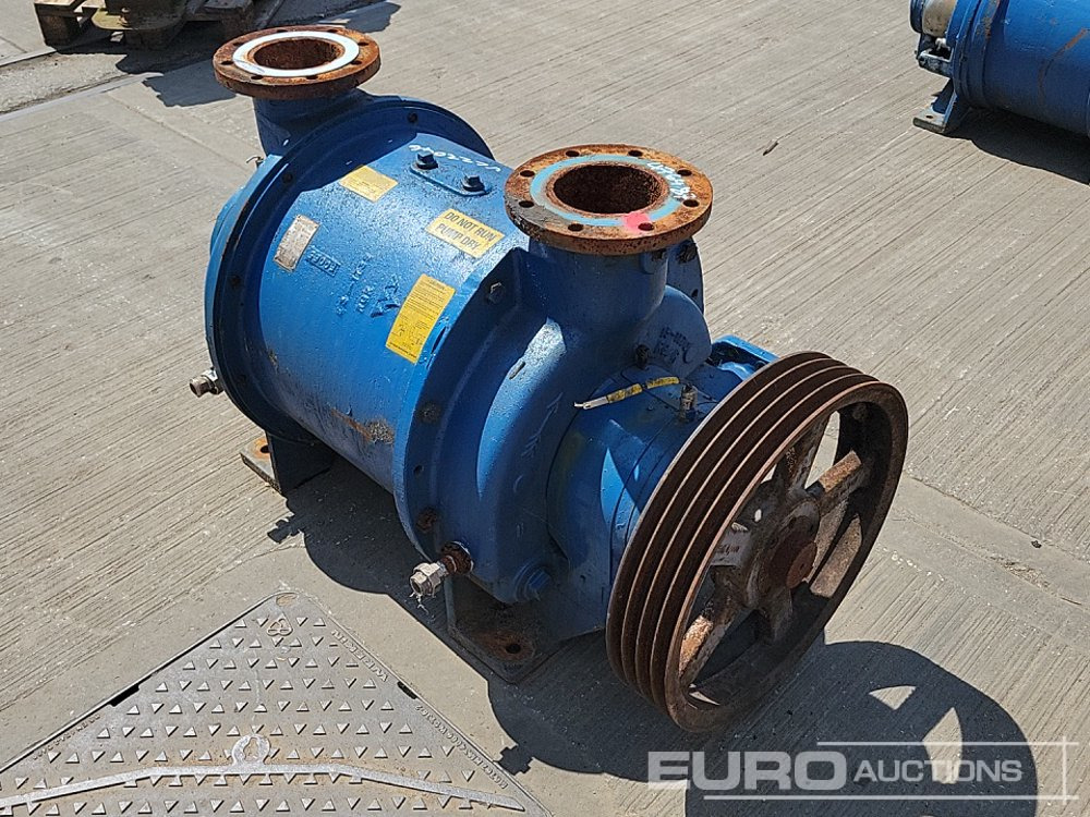 6" Water Pump - Pompe à eau: photos 1 6" Water Pump - Pompe à eau: photos 1