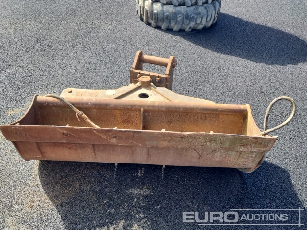 Godet 60" Hydraulic Tilting Bucket 65mm Pin to suit 13 Ton Excavator: photos 8