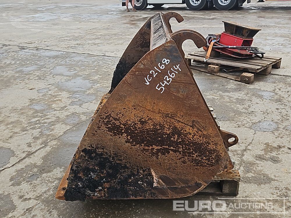 60" Loading Bucket to suit Telehandler - Godet: photos 2 60" Loading Bucket to suit Telehandler - Godet: photos 2