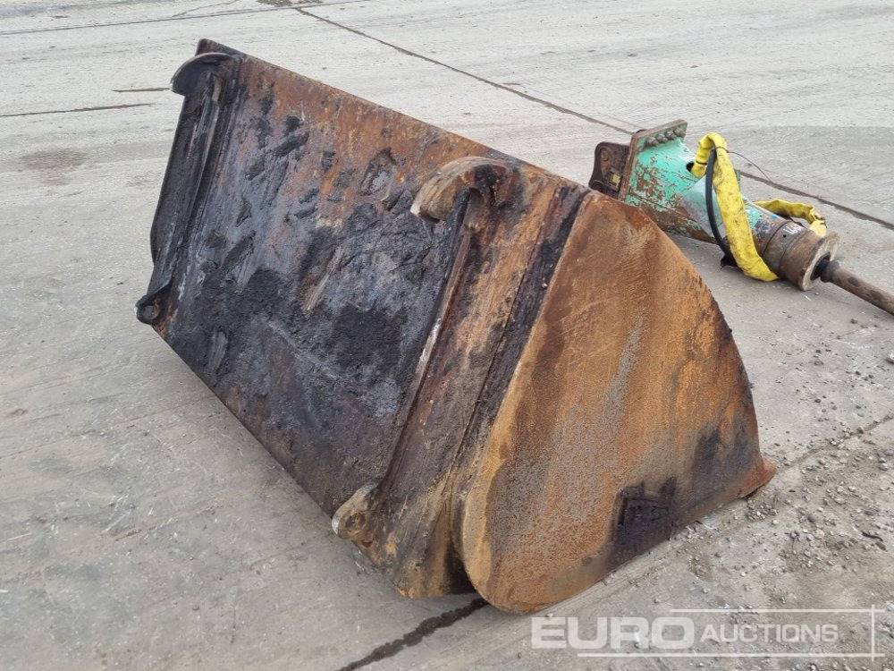 60" Loading Bucket to suit Telehandler - Godet: photos 5 60" Loading Bucket to suit Telehandler - Godet: photos 5