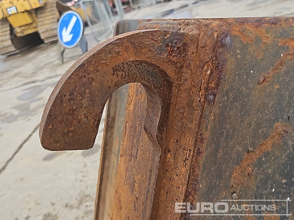 Godet 60" Loading Bucket to suit Telehandler: photos 16