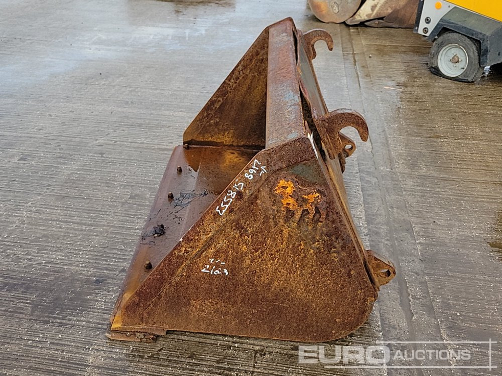 60" Loading Bucket to suit Telehandler - Godet: photos 2 60" Loading Bucket to suit Telehandler - Godet: photos 2